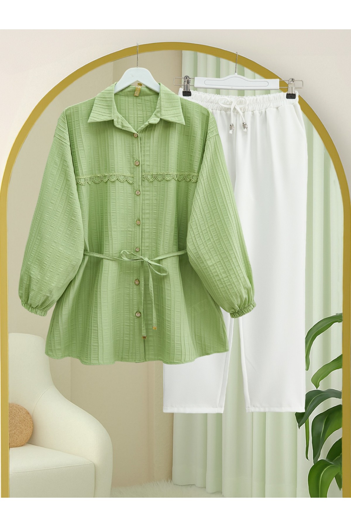 Taşlı Düğmeli Beli Bağlamalı Dantel Detaylı Gömlek -A.Yeşil