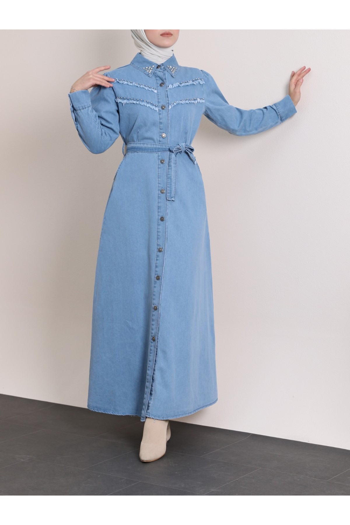 Yakası Ve Göğsü Taşlı Eskitme Kot Elbise -Açık Mavi