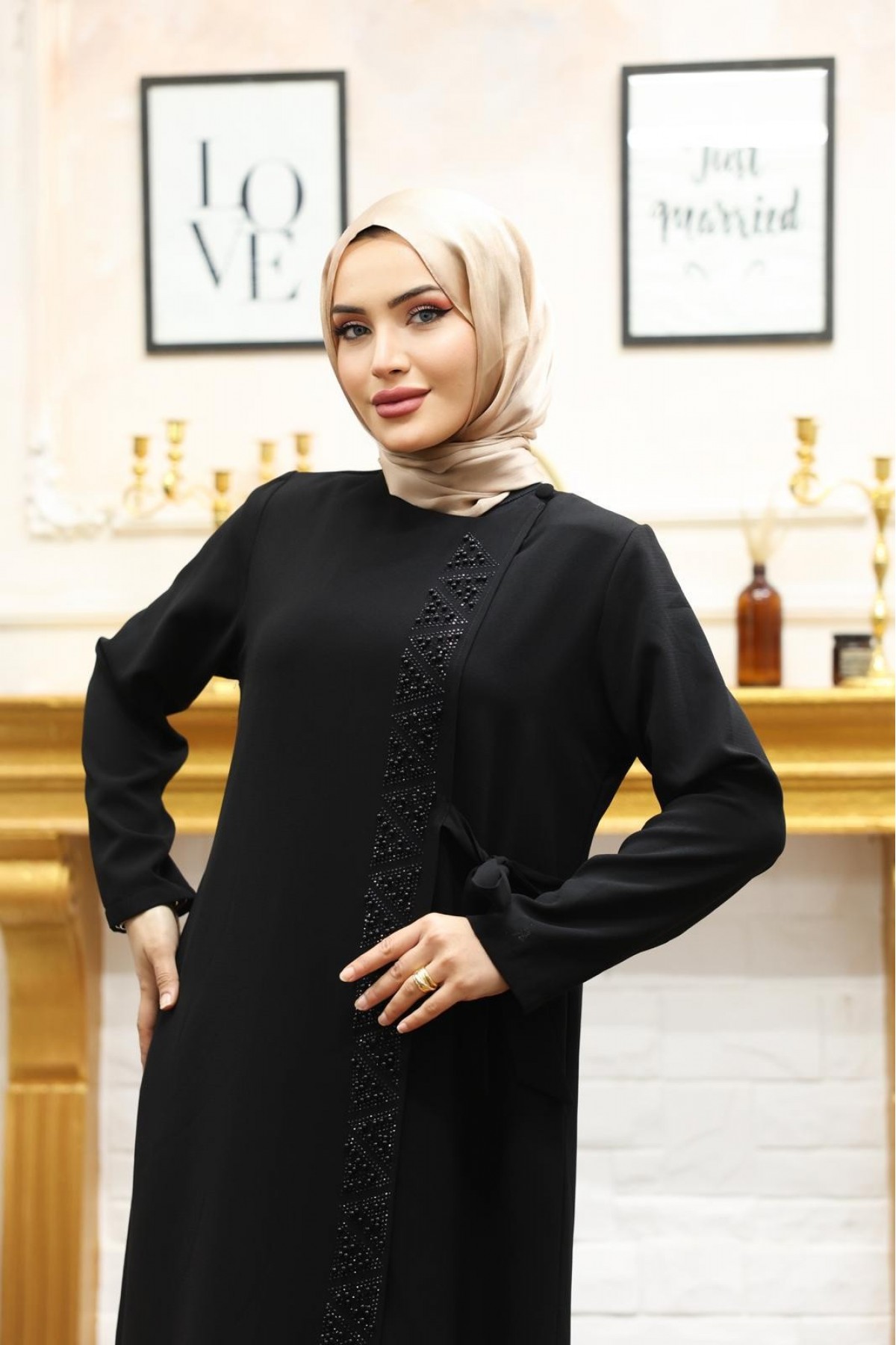 Önü Taş Detaylı Çift Kat Yandan Bağlamalı Ferace  -Siyah