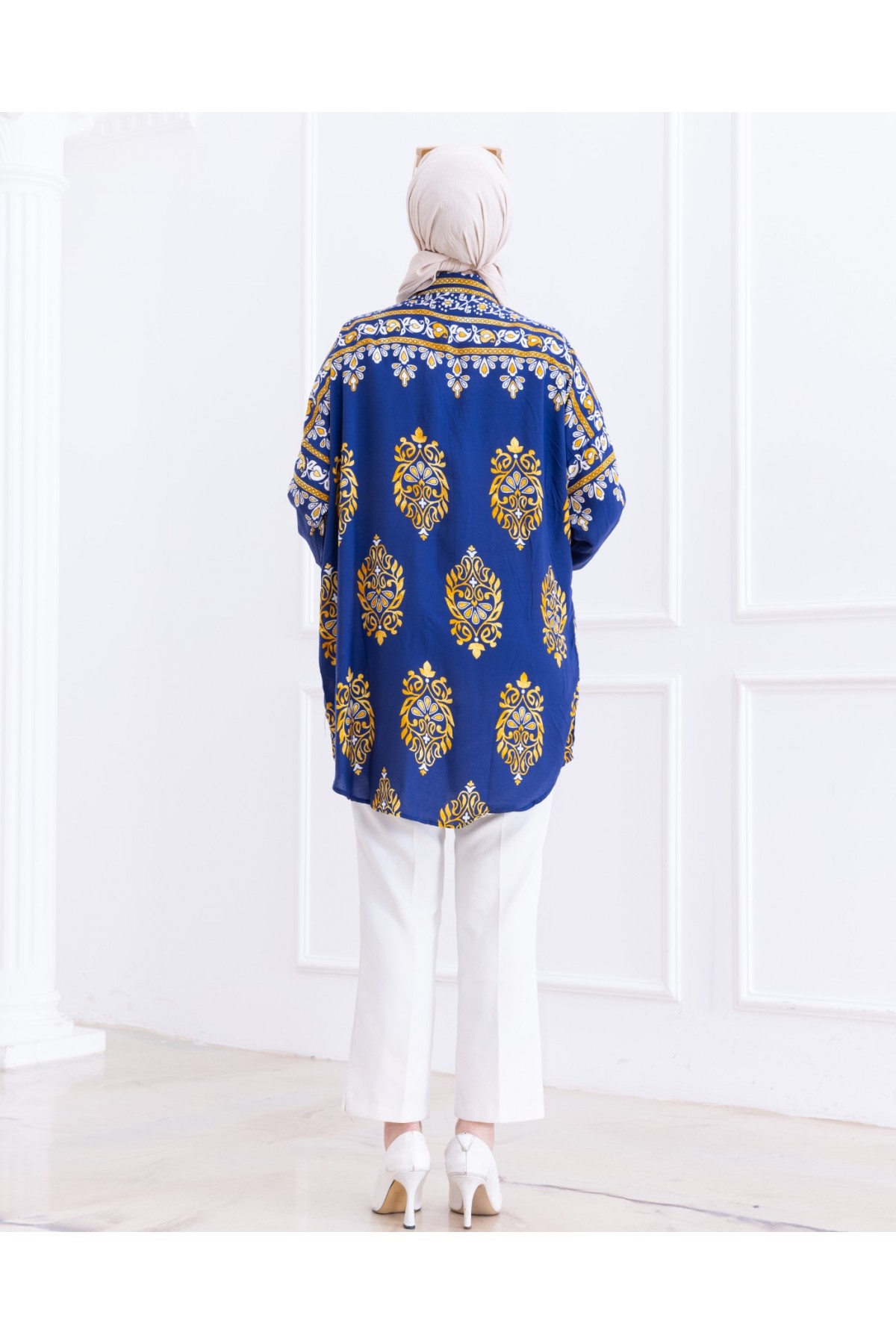 Oval Kesim Boydan Düğmeli Viskon Tunik -İndigo