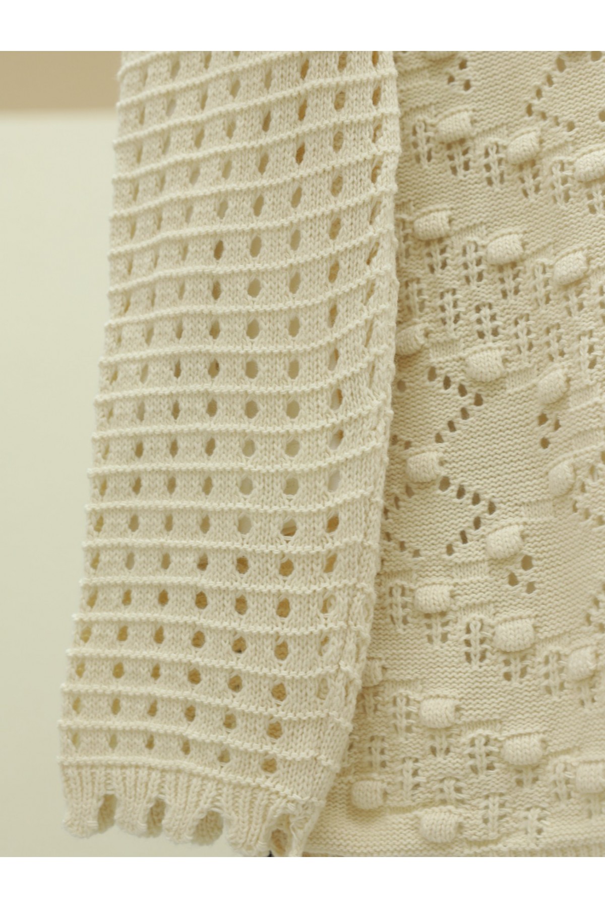 Ponponlu Yuvarlak Yaka Düğmeli Triko Hırka  -Krem