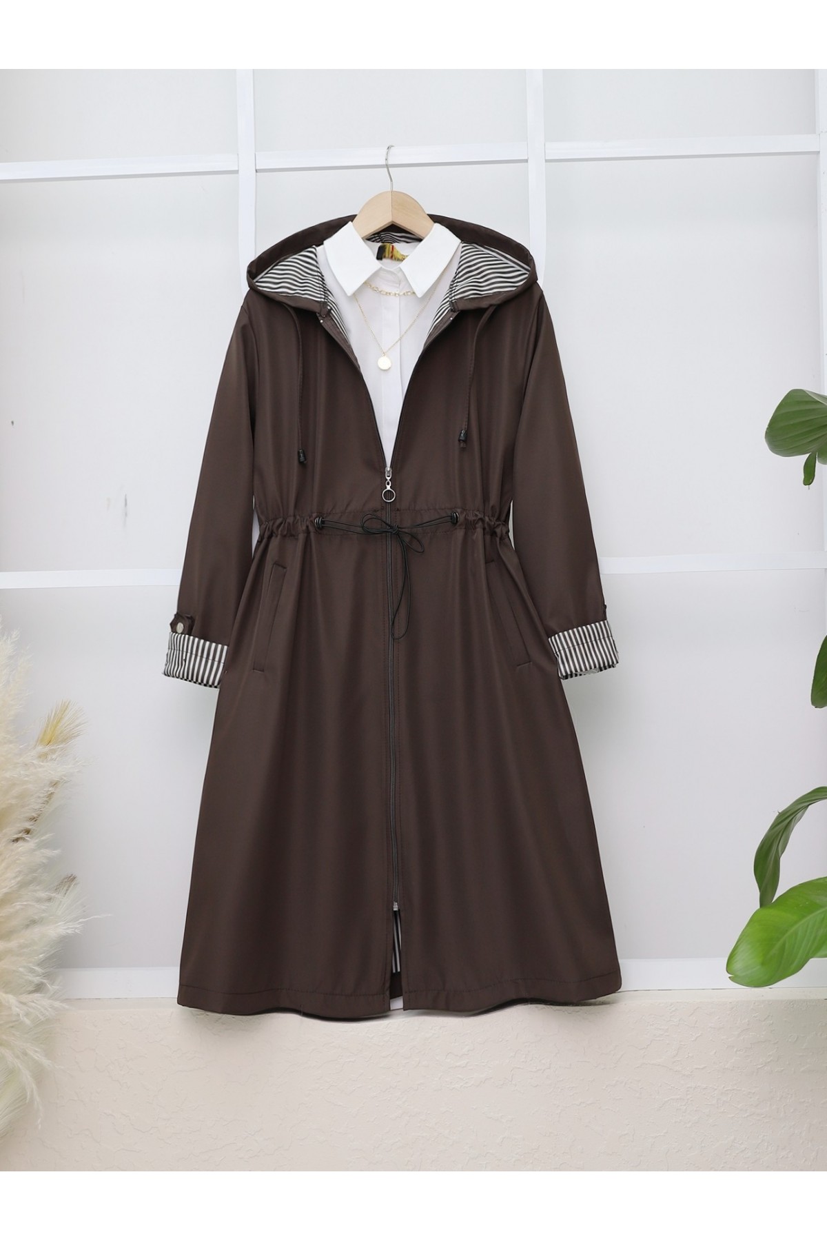 Beli Lastikli Kolu Katlamalı Kapşonlu Trenckot  -K. Kahve