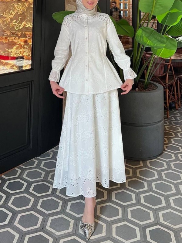 Belden Sıkmalı Omuzu Taş Detaylı Fistolu Takım -Beyaz