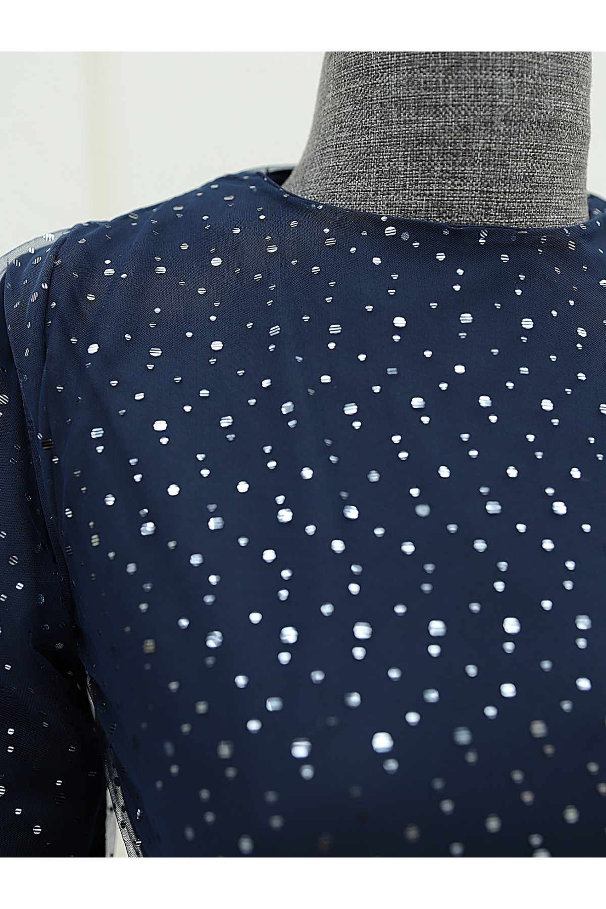 Serpme Pul Detaylı Kolu Bağcıklı Tül Elbise -Laci