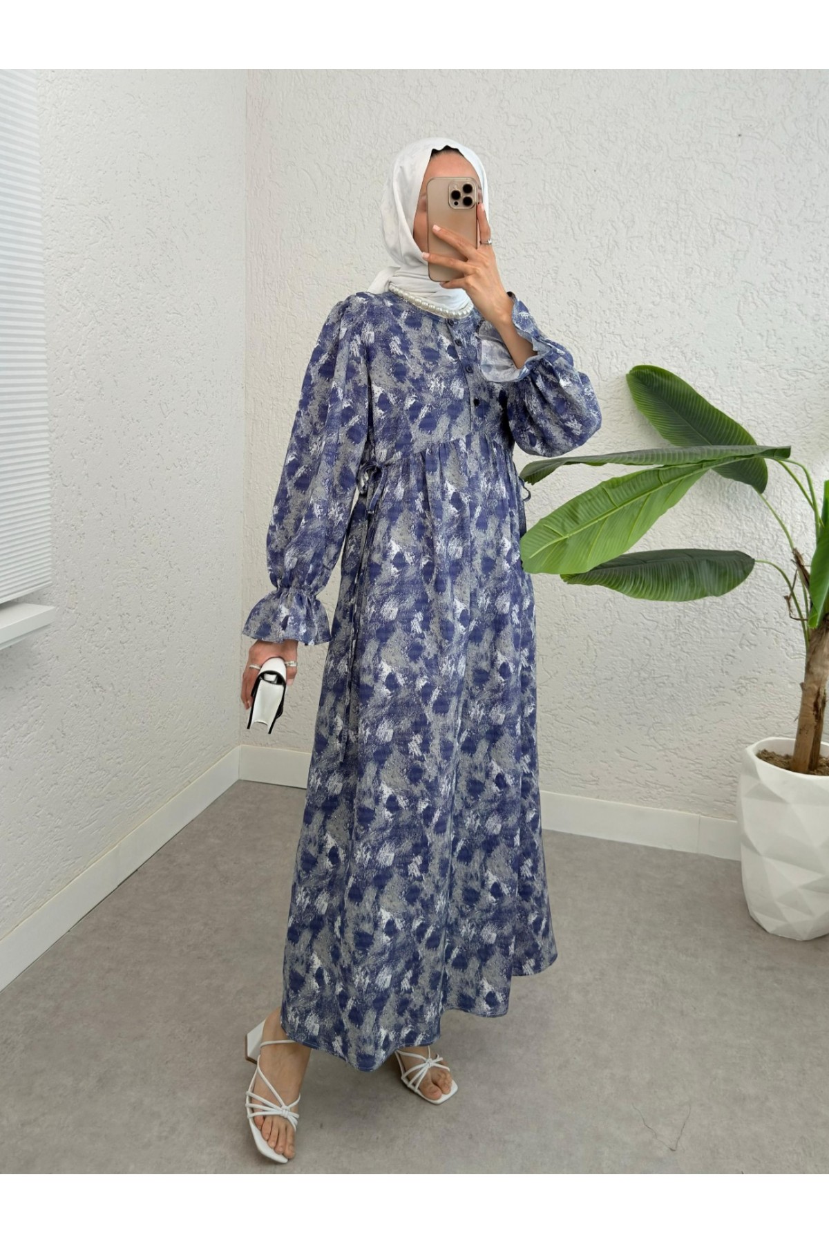 Yarım Düğmeli Beli Bağcıklı Desenli Elbise  -İndigo