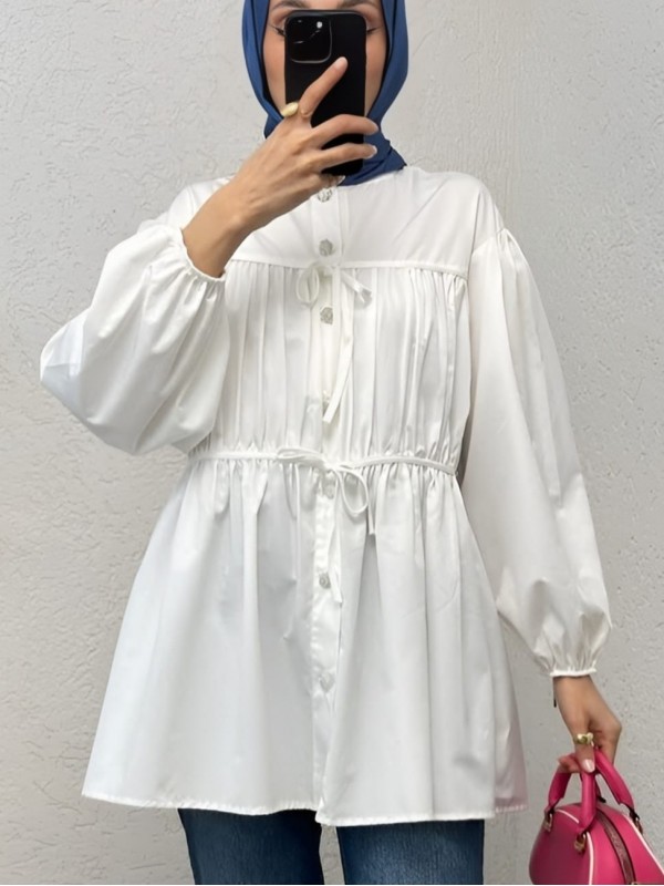 Taşlı Düğmeli Kolu Lastikli Bağlama Detaylı Gömlek -Beyaz