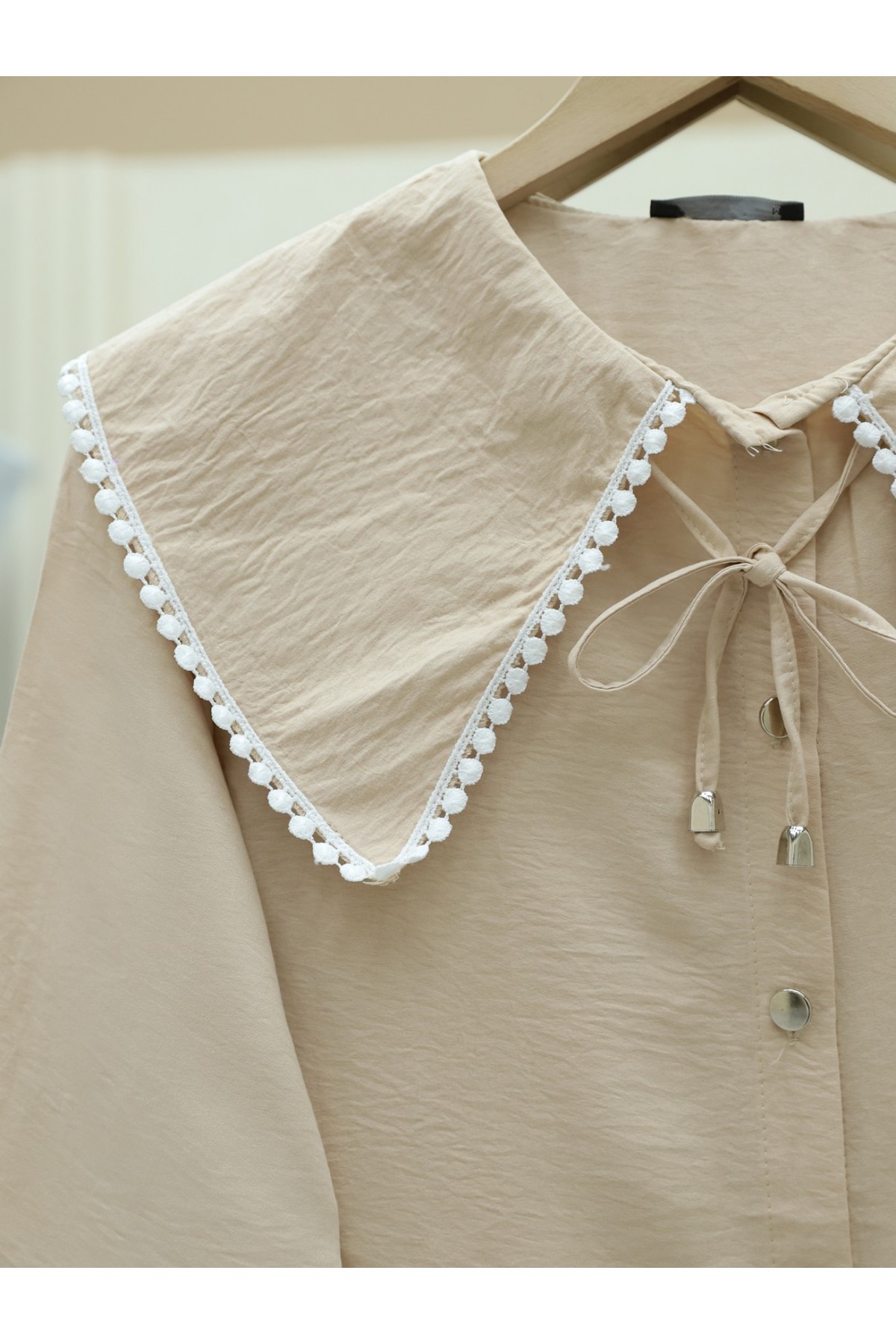 Bebe Yaka Dantelli Kolu Lastikli Gömlek -Vizon