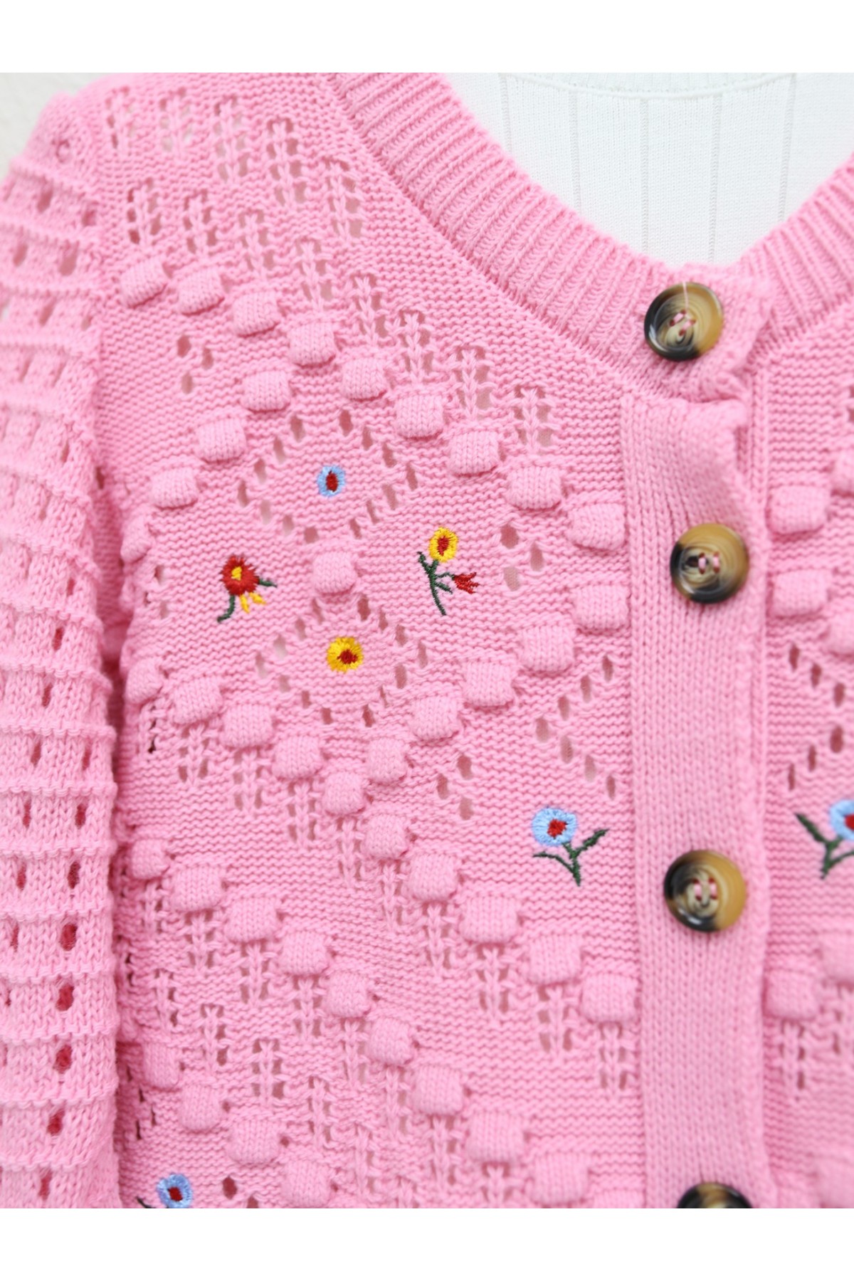 Çiçek Nakışlı Ponponlu Ajurlu Triko Hırka -Pembe
