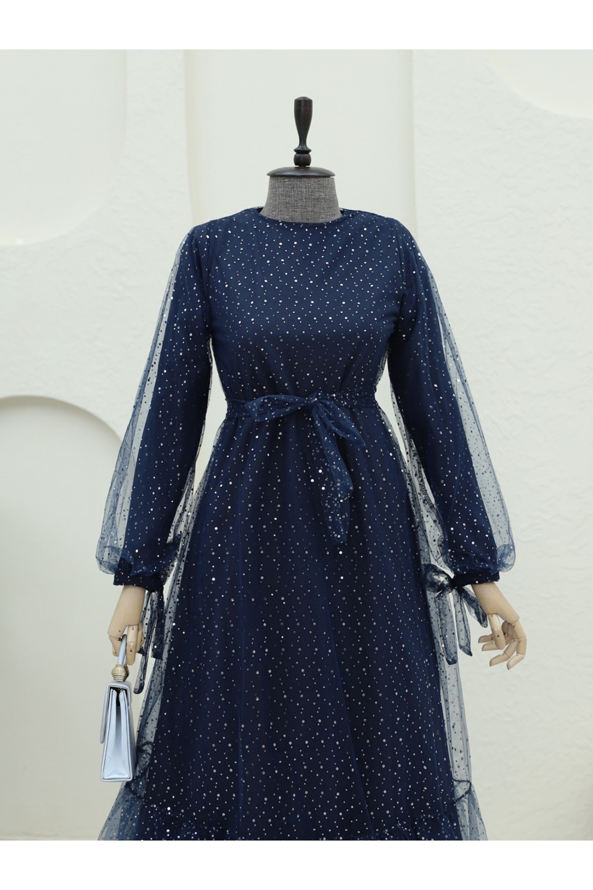 Serpme Pul Detaylı Kolu Bağcıklı Tül Elbise -Laci