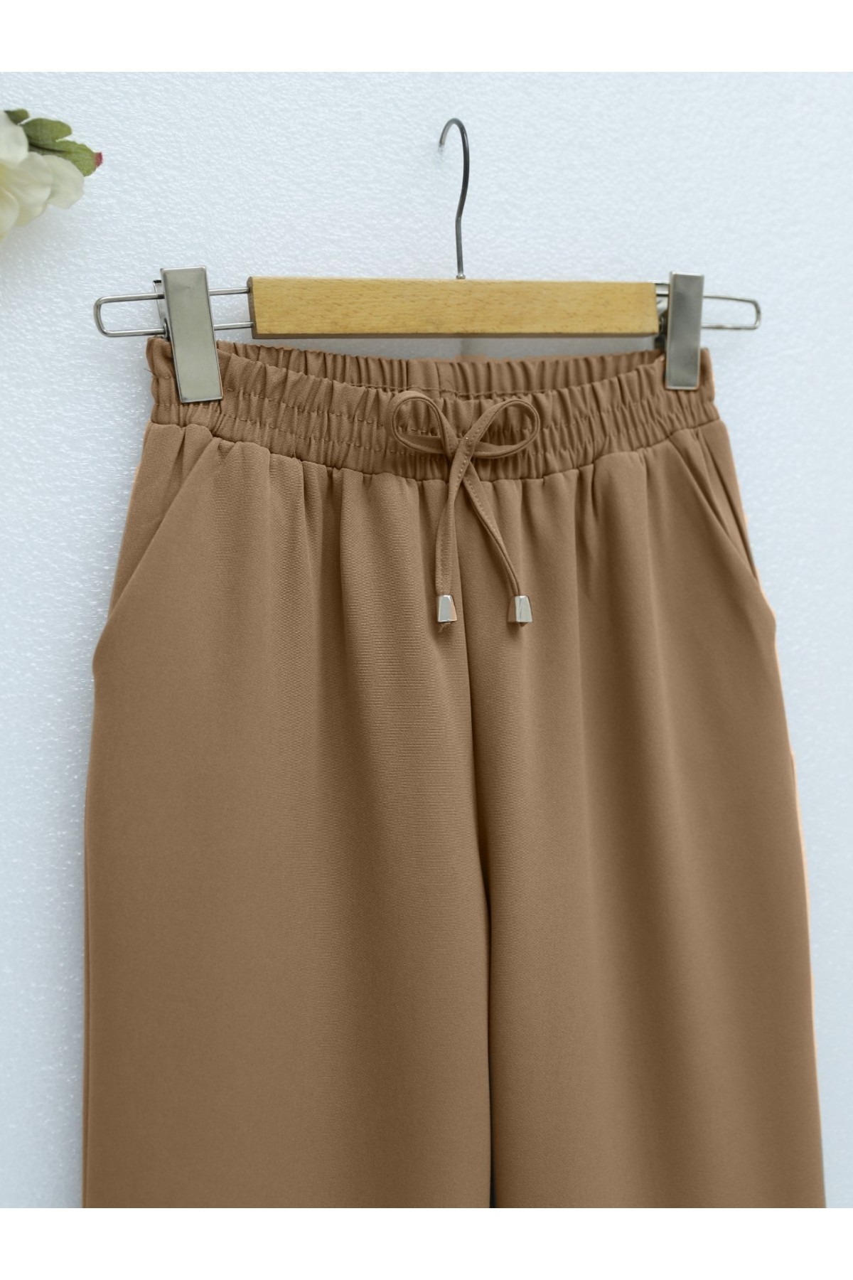 Beli Bağcıklı Dar Paça Pantolon   -Tarçın