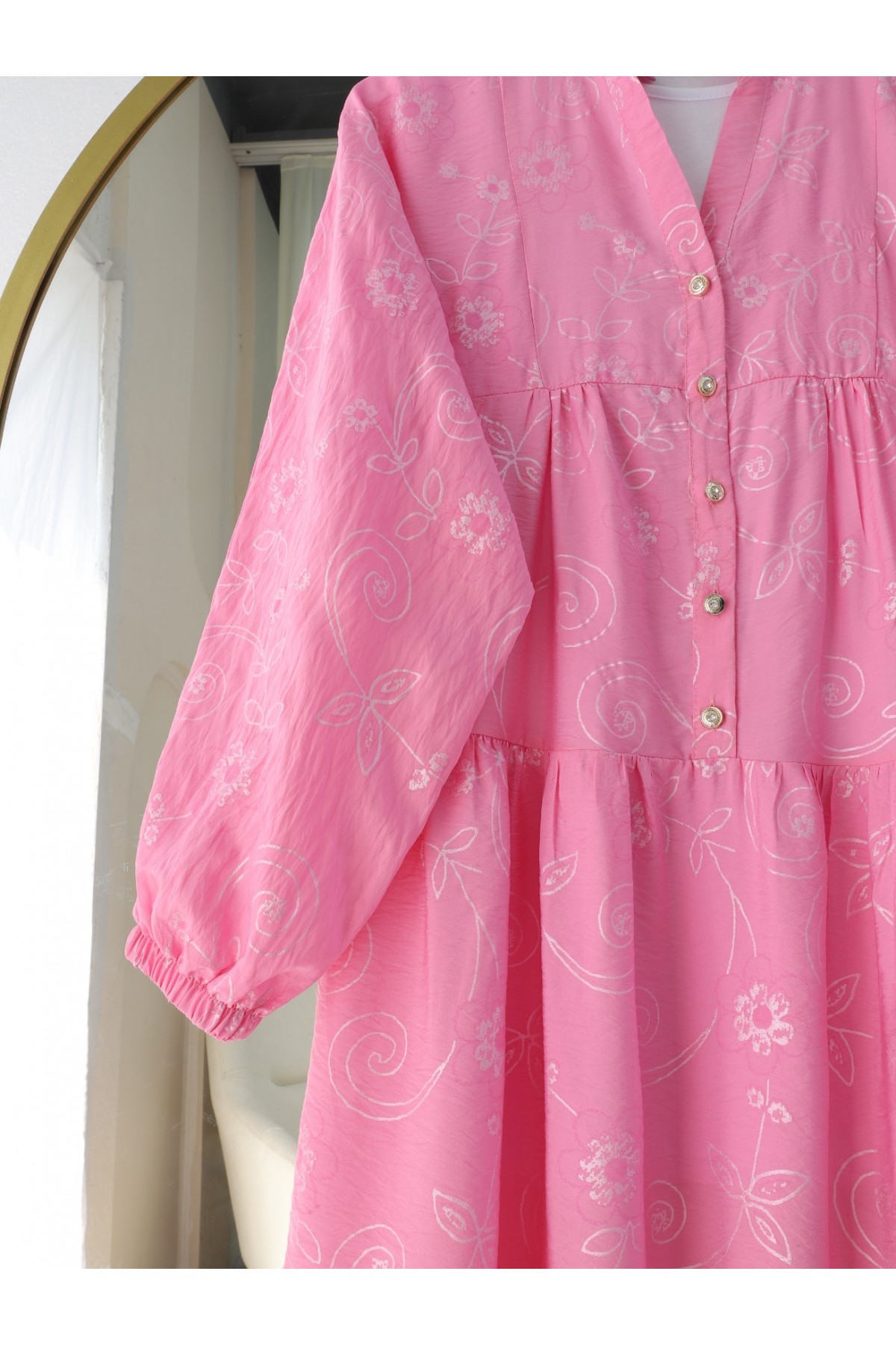 Kolu Lastikli Yarım Düğmeli Jakar Baskılı Parçalı Elbise -Pembe