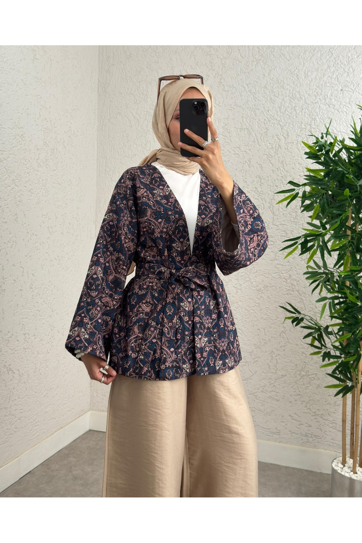 Dijital Baskılı Beli Kemerli Kapitone Kimono -Laci