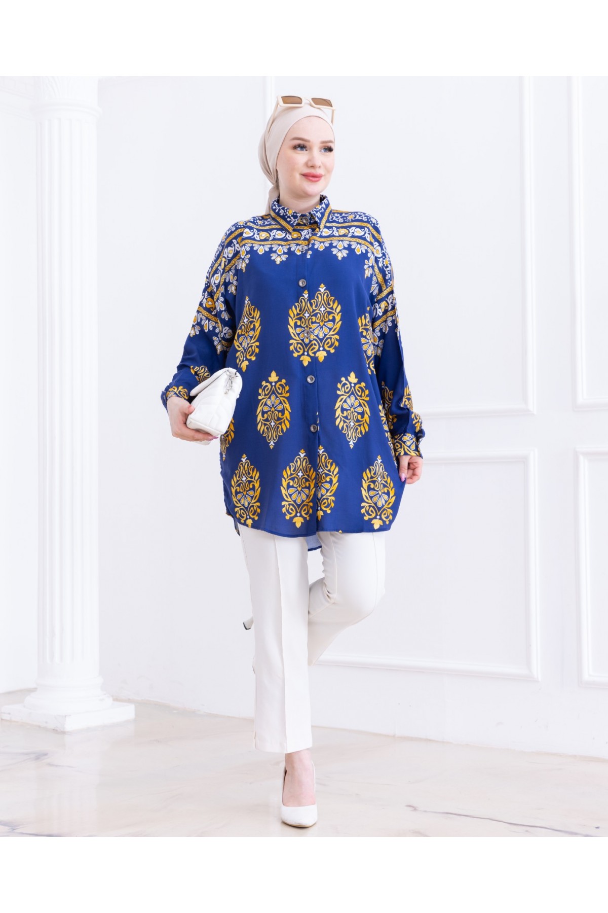 Oval Kesim Boydan Düğmeli Viskon Tunik -İndigo