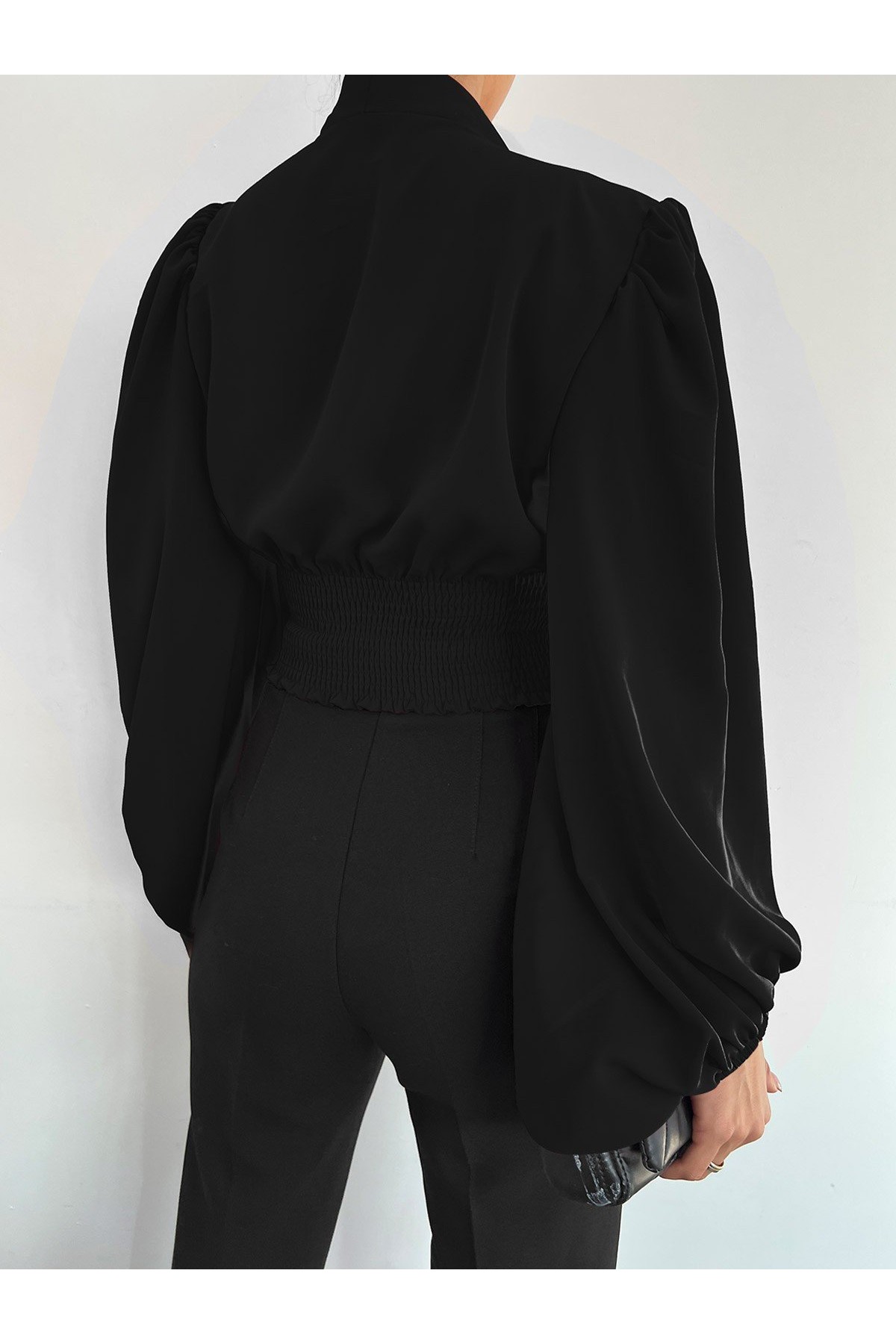 Düğmeli Arkası Lastikli Balon Kol Sandy Crop -Siyah