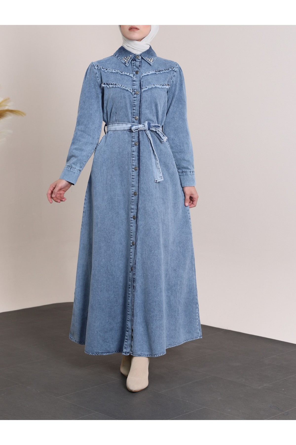 Yakası Ve Göğsü Taşlı Eskitme Kot Elbise  -Buz Mavi