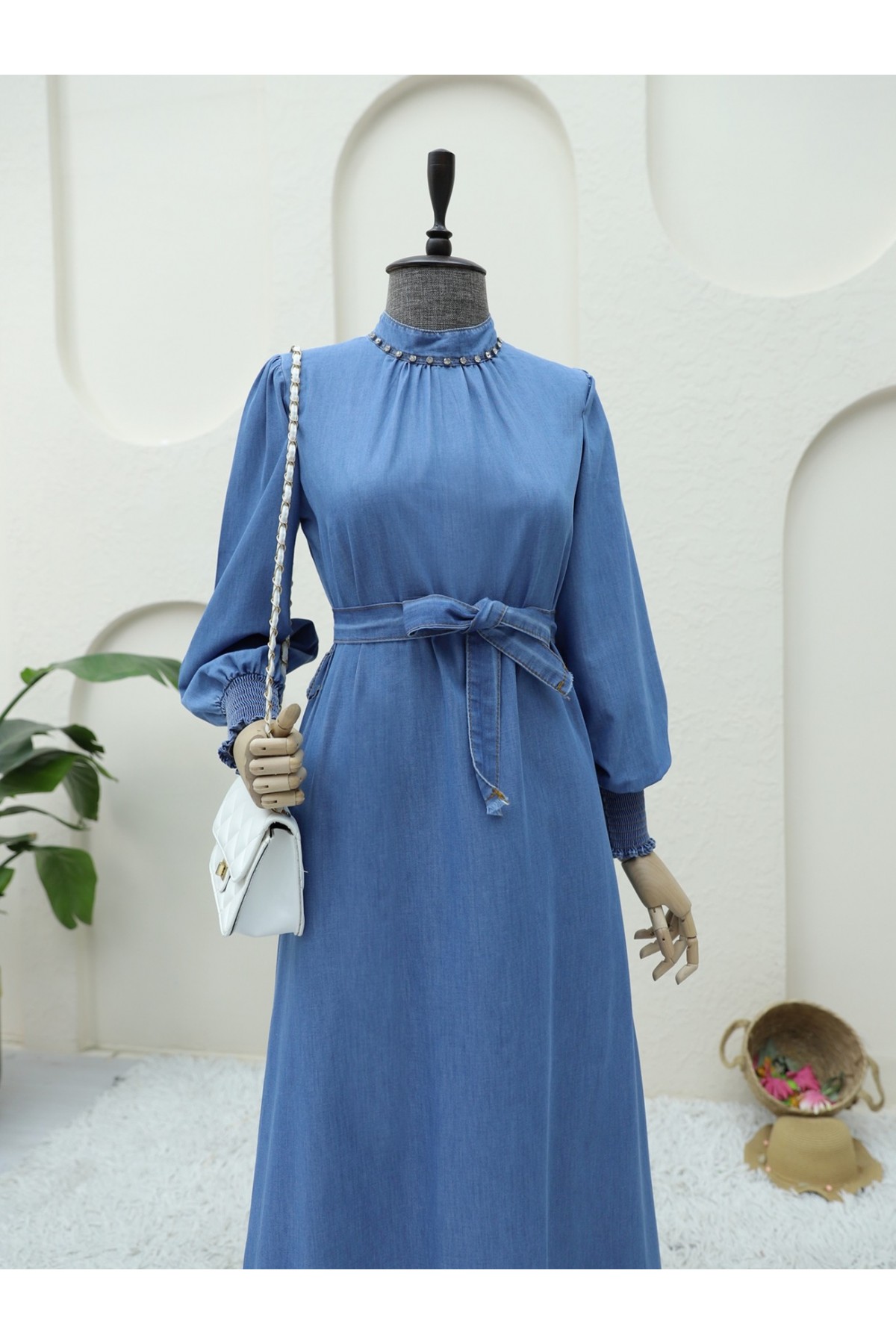 Kolu Lastikli Yakası Taşlı Kot Elbise -Mavi