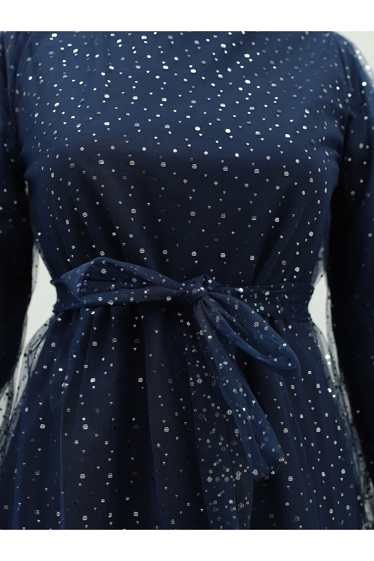 Serpme Pul Detaylı Kolu Bağcıklı Tül Elbise -Laci