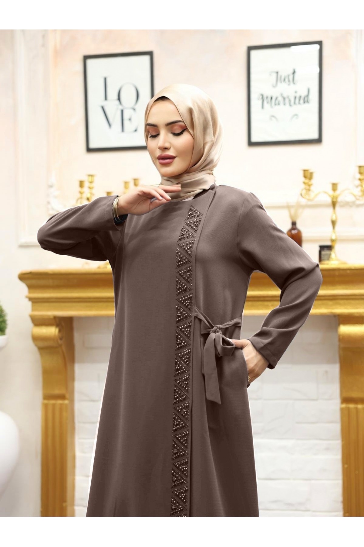 Önü Taş Detaylı Çift Kat Yandan Bağlamalı Ferace  -Kahve