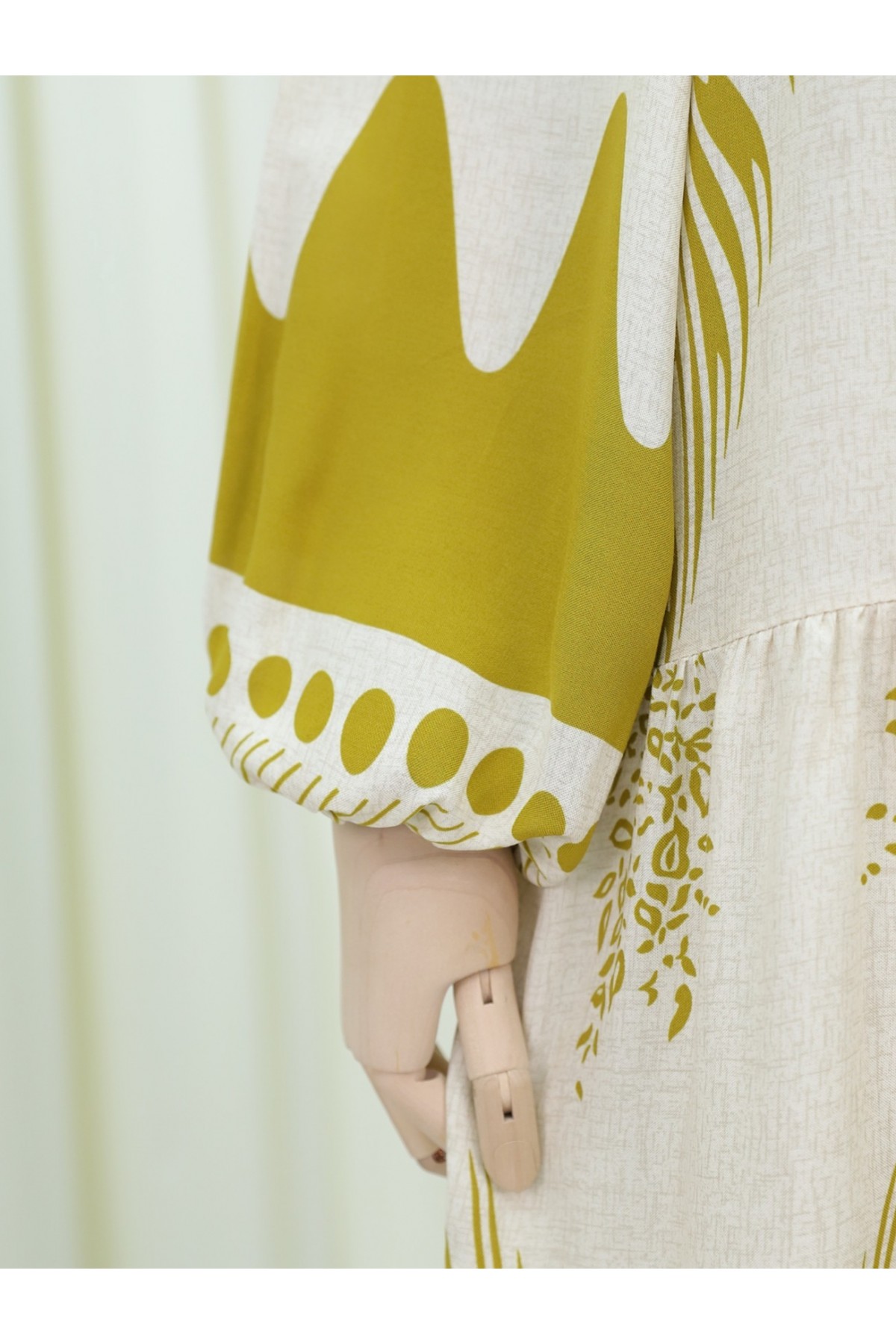 Dik Yaka Yarım Düğmeli Yaprak Desen Elbise -Krem