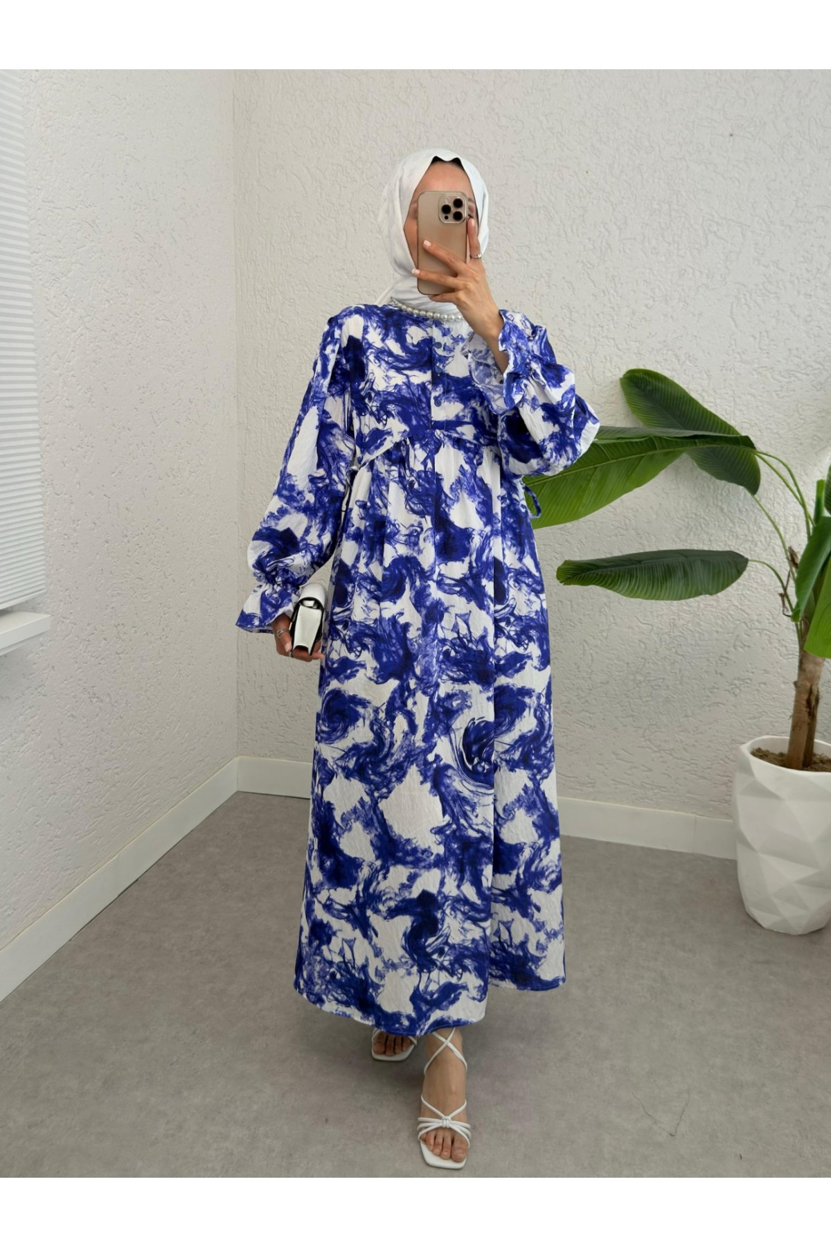 Yarım Düğmeli Beli Bağcıklı Desenli Elbise  -Saks