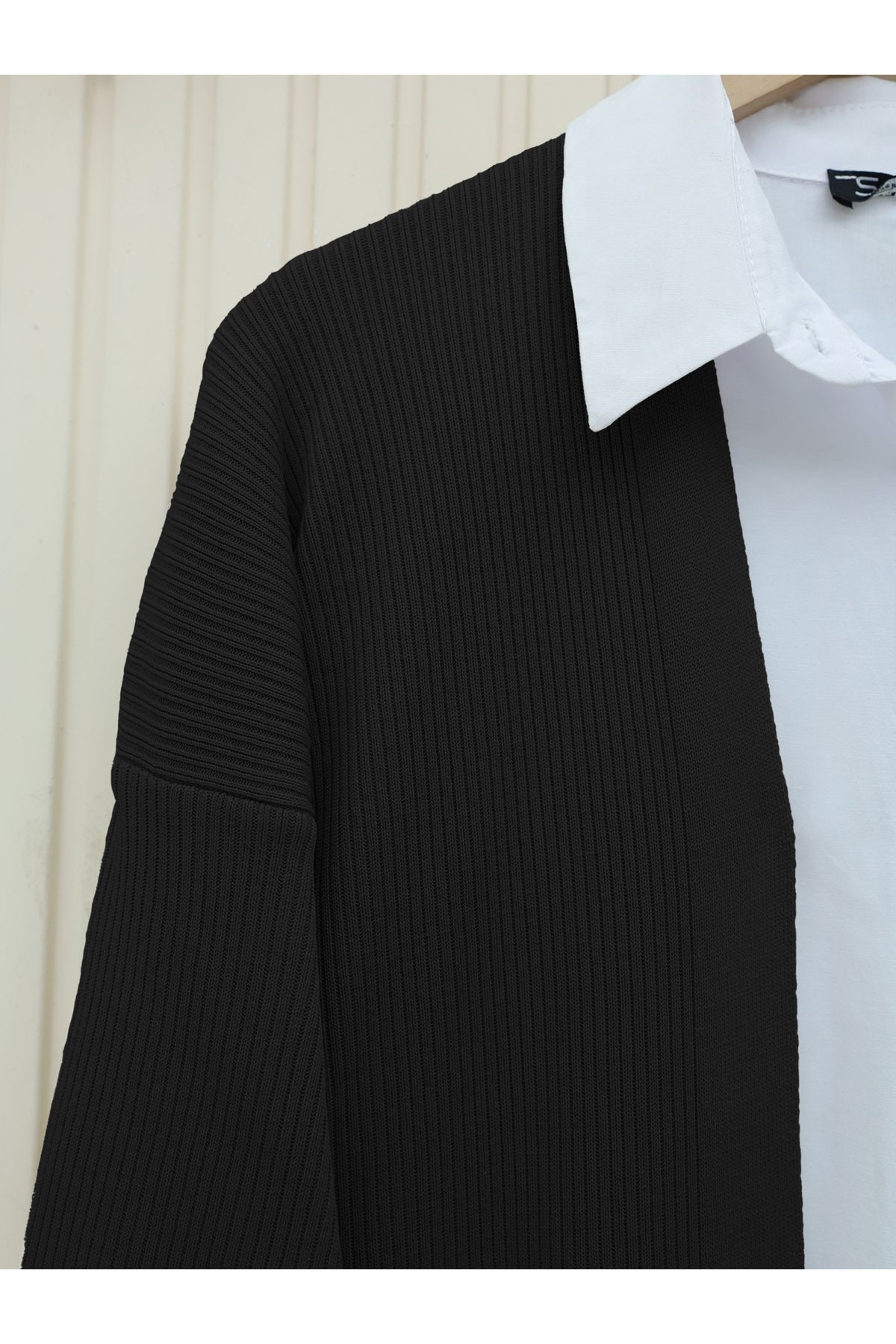 Yanları Yırtmaçlı Fitilli Uzun Triko Hırka -Siyah