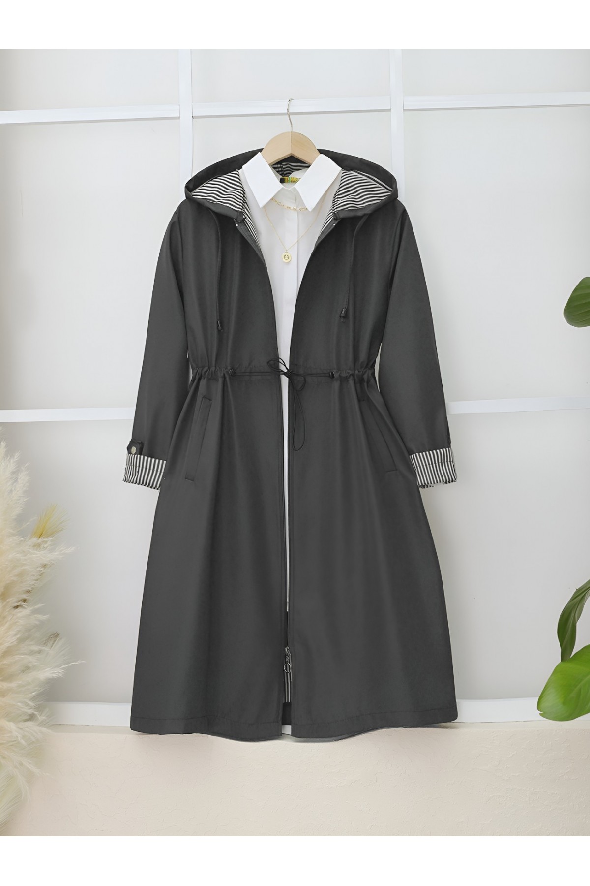 Beli Lastikli Kolu Katlamalı Kapşonlu Trenckot  -Antrasit