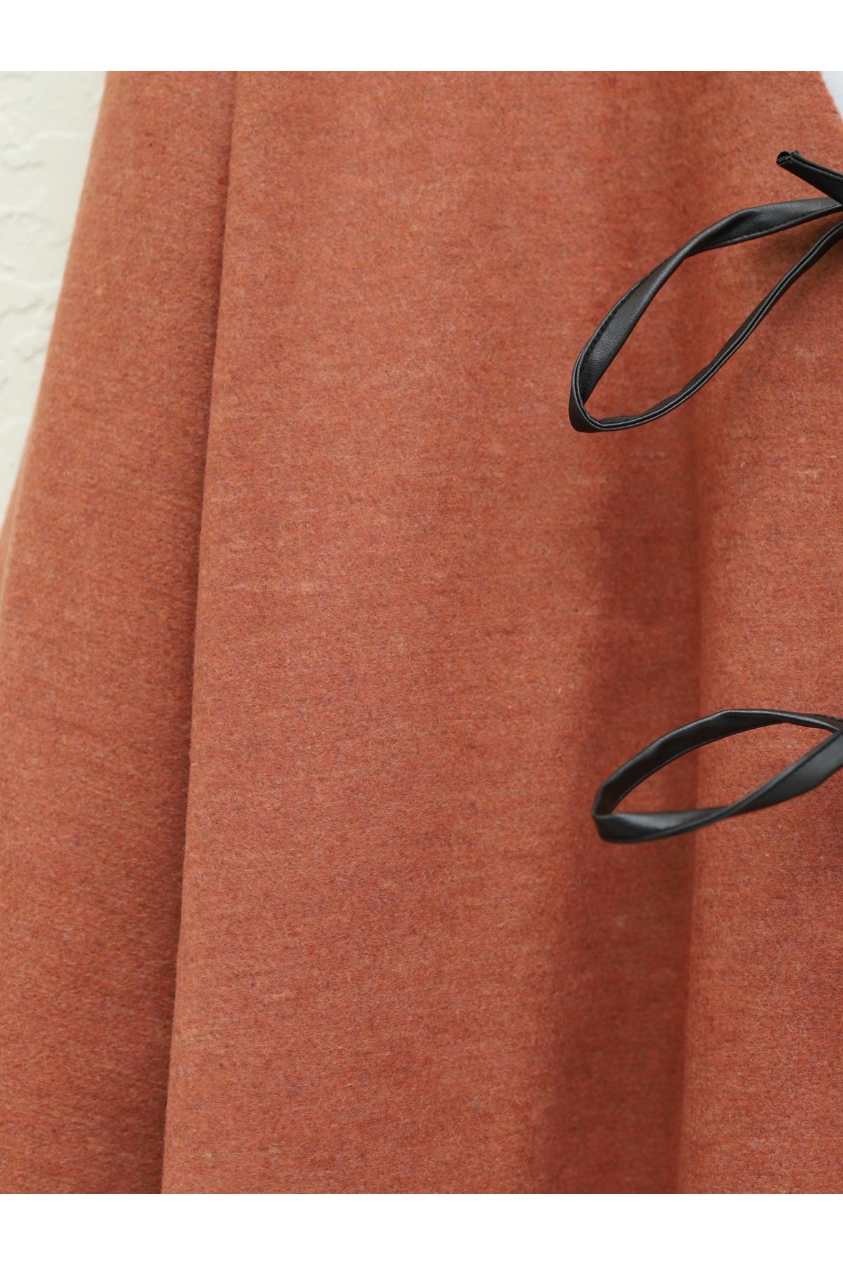 Önü Bağcıklı Oval Kesim Kaşe Kimono    -Kiremit