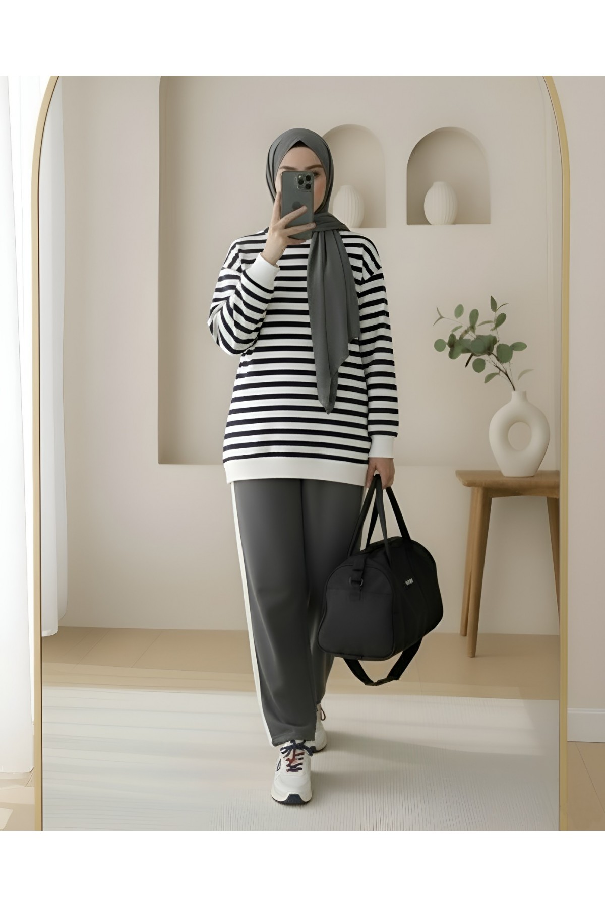 Yan Çizgili Bisiklet Yaka Sweat -Siyah