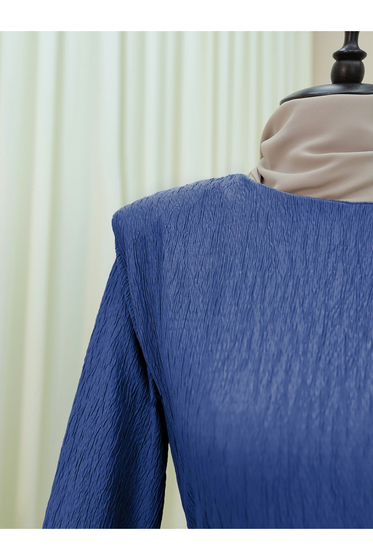 Omuzu Vatkalı Bağcıklı Bürümcük Elbise -İndigo