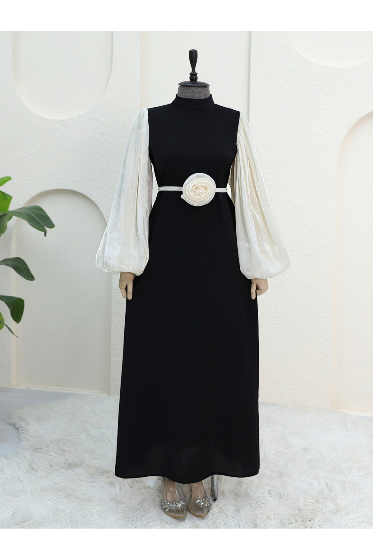 Balon Kol Manşeti Lastikli Güllü Kemerli Elbise  -Ekru