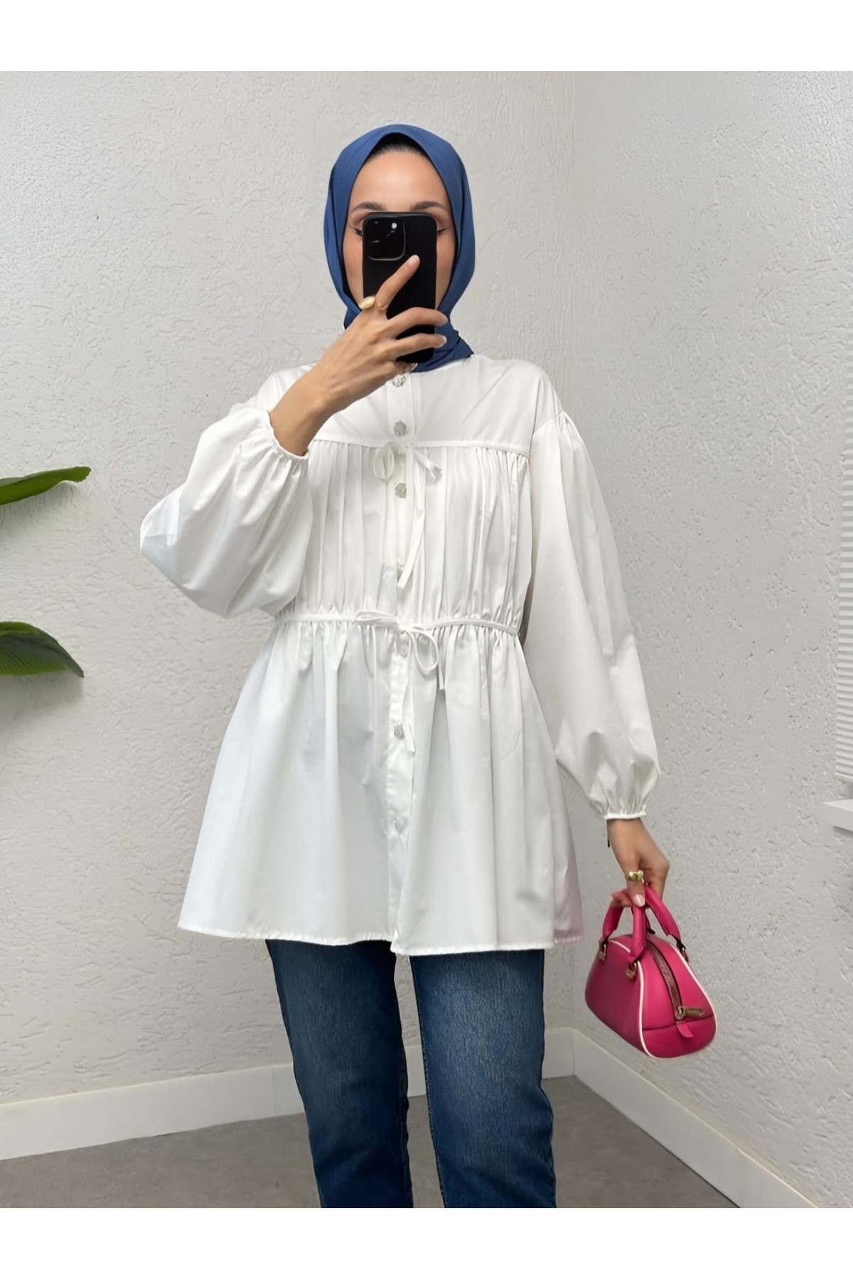 Taşlı Düğmeli Kolu Lastikli Bağlama Detaylı Gömlek -Beyaz