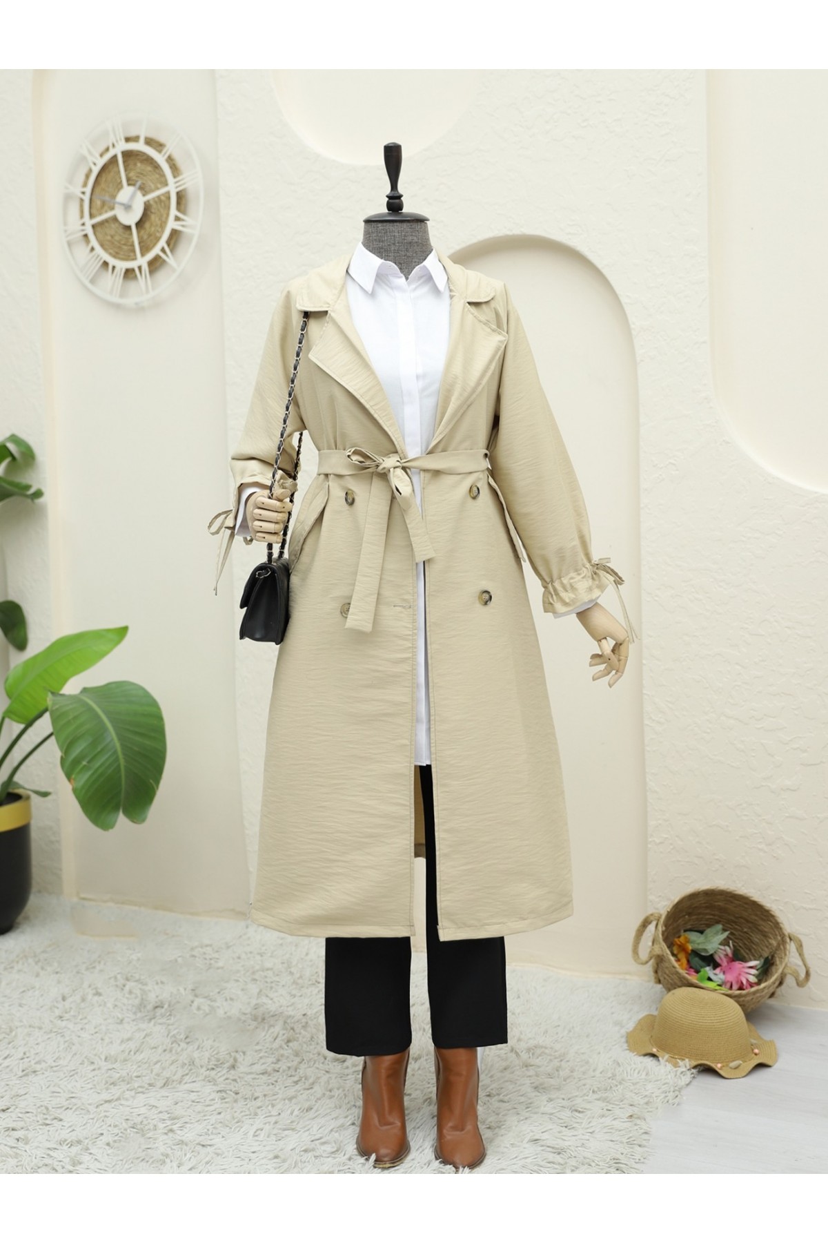 Kolu Manşeti Bağcıklı Kemerli Kap -Bej